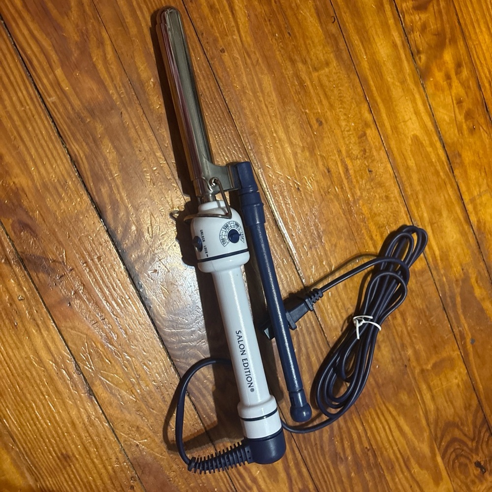 Silver and blue Curling Iron